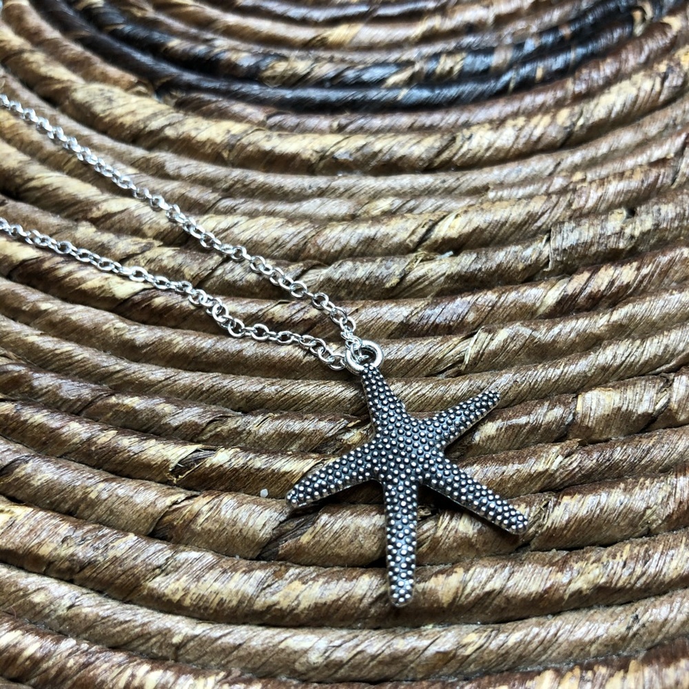 StarFish 🌟 necklace - Picture 3 of 4
